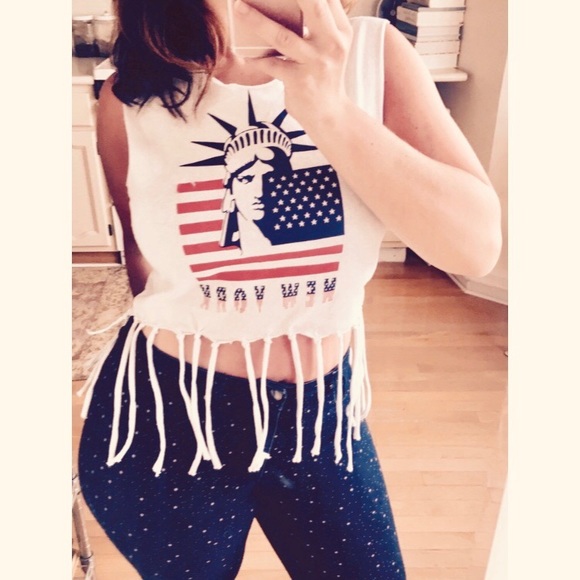 Vintage Tops - Vintage Gildan—New York Fringed Crop Tee